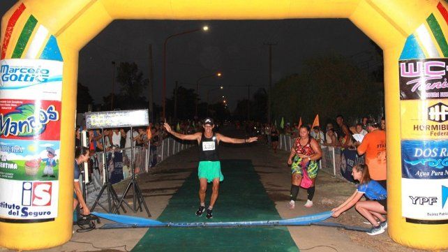 La llegada en la Prueba Atlética del Cachencho en Federal.