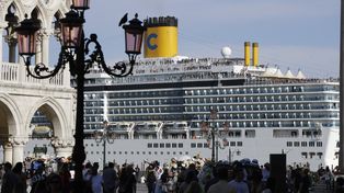 La Unesco casi pone a Venecia en la lista de en peligro de extinción
