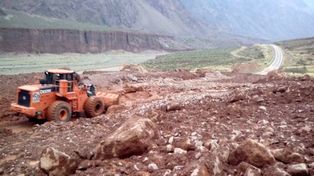 Miles de personas demoradas en la zona de Alta Montaña por aludes en Mendoza