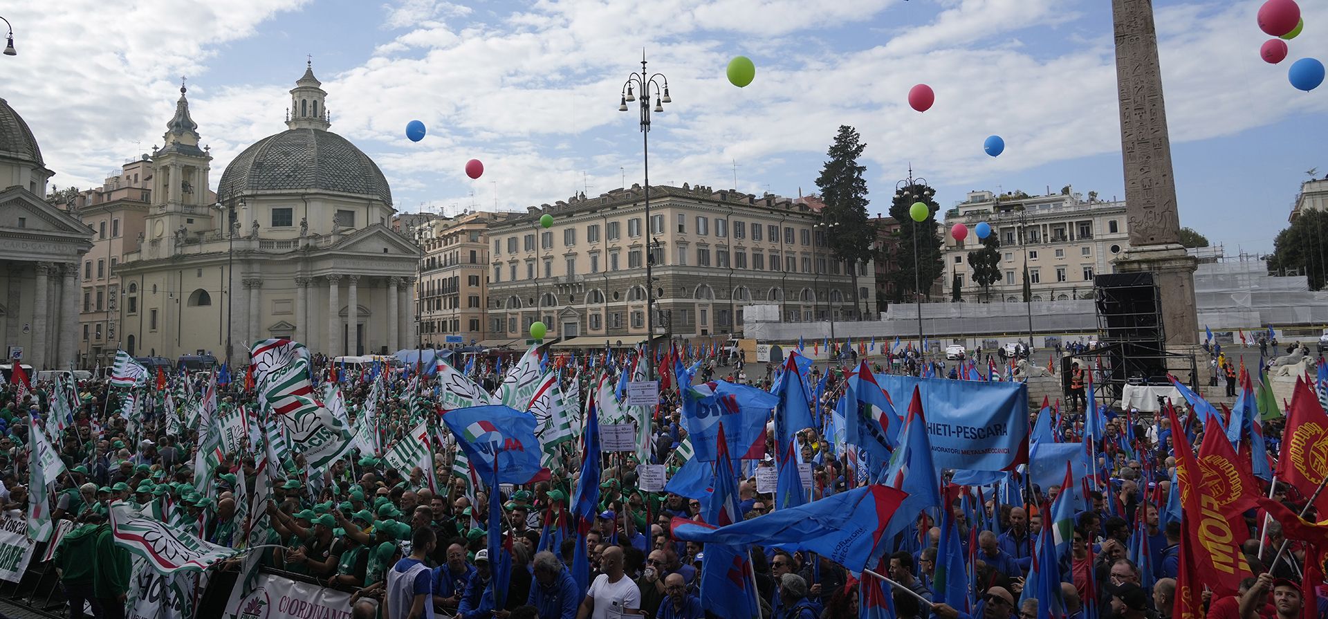 Trabajadores del sector automotriz se reúnen en la Piazza del Popolo de Roma durante una manifestación con motivo de su huelga nacional, el viernes 18 de octubre de 2024. (Foto AP/Gregorio Borgia) Trabajadores del sector automotriz se reúnen en la Piazza del Popolo de Roma durante una manifestación con motivo de su huelga nacional, el viernes 18 de octubre de 2024. (Foto AP/Gregorio Borgia)