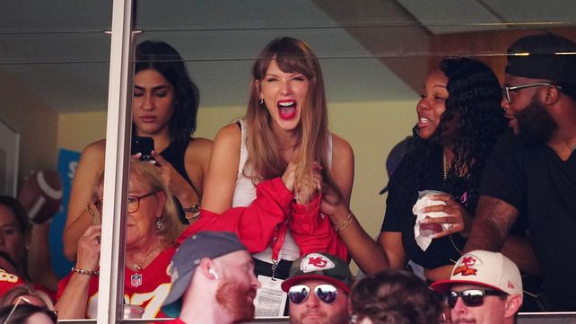 Taylor Swfit en un partido de los Kansas City Chiefs de la NFL