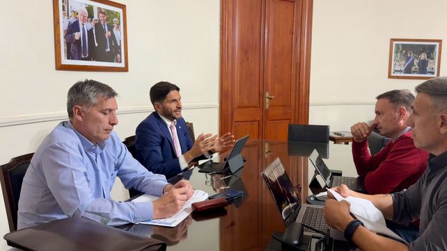 Maximiliano Pullaro y parte de su gabinete