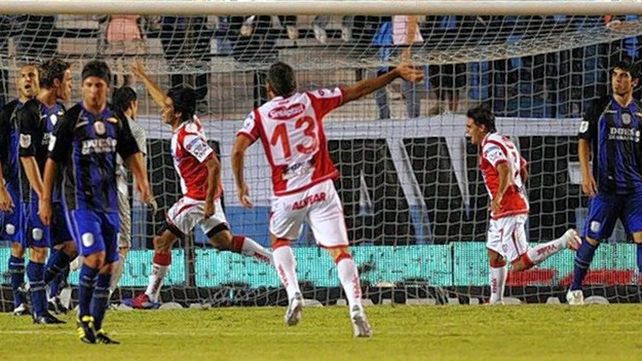 Unión quiere volver a vencer a Racing en Avellaneda