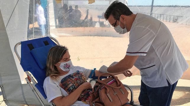 En Santa Fe realizan el estudio de cuántos anticuerpos genera la vacuna