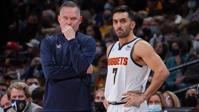 Facundo Campazzo jugó menos de dos minutos en la victoria de Denver Nuggets ante Sacramento Kings. Facundo Campazzo jugó menos de dos minutos en la victoria de Denver Nuggets ante Sacramento Kings.