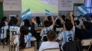 Escuelas santafesinas transmitirán el Mundial 2026: El Ministerio de Educación provincial impulsará estrategias para que los estudiantes sigan los partidos de la Selección Argentina en los establecimientos educativos, transformando el evento en una experiencia de aprendizaje.