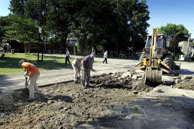 Comienza el plan integral de bacheo en distintos barrios de la ciudad