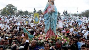 La imagen de la virgen del Rosario de San Nicolás convoca a miles de fieles.