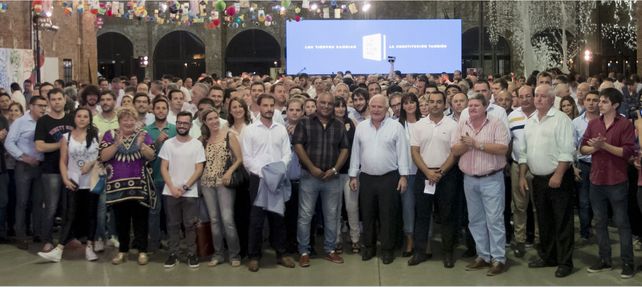 Reforma Constitucional: Lifschitz presentó el anteproyecto a autoridades locales de toda la provincia