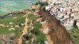Un pueblo italiano quedó al borde de un precipicio tras un deslave