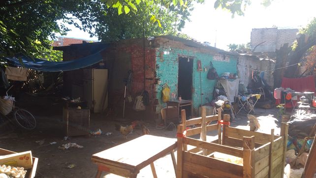 Una familia de Tablada teme perder su casa ante una posible demolición por la ley de narcomenudeo.