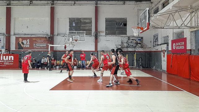 Rivadavia superó a Colón y con un partido más lidera en soledad la zona A1 del Torneo Oficial 2022.