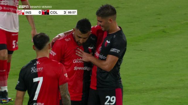 Wanchope Ábila, con su olfato de goleador intacto en Colón