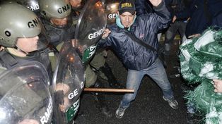 Cuarto intermedio tras el violento desalojo de choferes de la 60