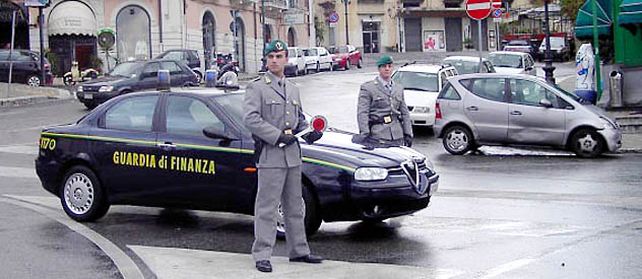 La Guardia di Finanza en un allanamiento en Calabria