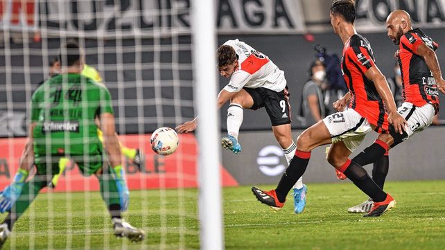 River pisa Rosario para jugar con Newells.