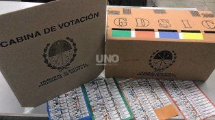 Las cabinas de votación, boletas y urnas representan más de 200 toneladas de papel que se usarán en los próximos comicios. provinciales.