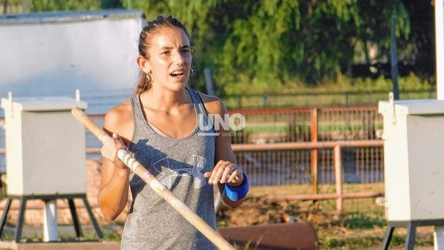 La garrochista santafesina Luciana Gómez Iriondo expresó su malestar por la decisión adoptada por la Confederación Argentina de Atletismo.