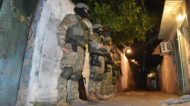 La Policía de Investigaciones (PDI) realizó allanamientos en varios domicilios de Rosario relacionados con los asesinatos de cuatro trabajadores.&nbsp; &nbsp;