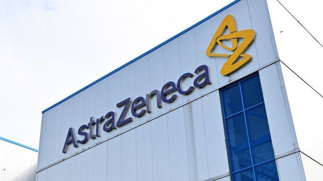 Denunciaron al Estado argentino y a AstraZeneca por la vacuna del Covid: una mujer pide más de $90 millones