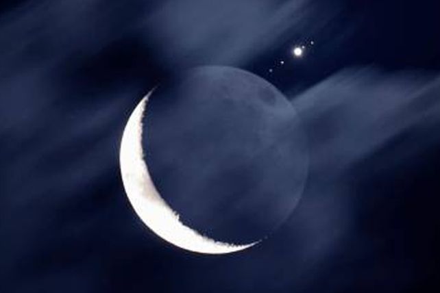 Esta noche se podrá ver a Júpiter al lado de la Luna y a simple vista