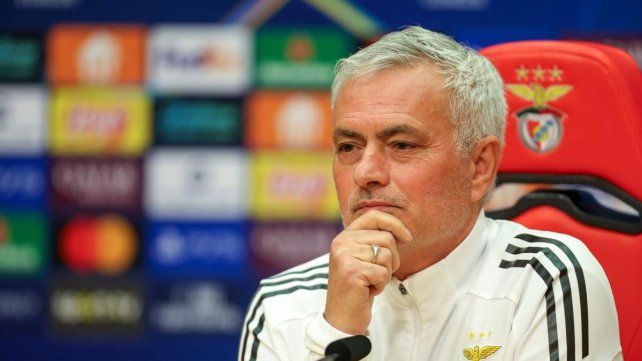 José Mourinho vuelve al Real Madrid para rescatar al equipo de la crisis.