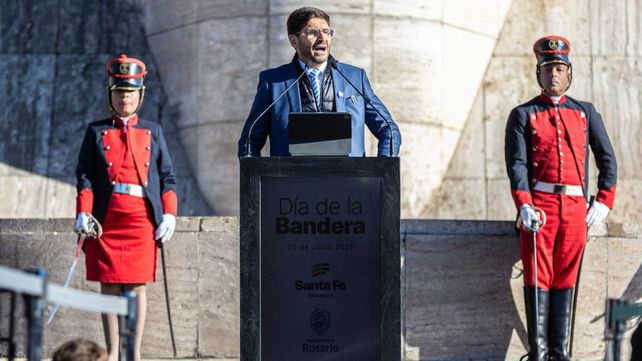Pullaro pidió cuidar al campo y a las fábricas: Argentina no saldrá adelante con la especulación y el capital financiero Pullaro pidió cuidar al campo y a las fábricas: Argentina no saldrá adelante con la especulación y el capital financiero