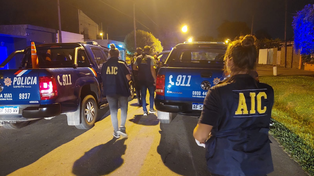 Personal de la Agencia de Investigación Criminal trabaja en el crimen de Nuevo Alberdi.