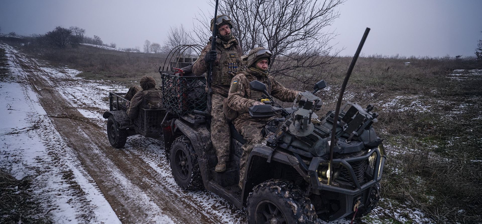 La 93ª Brigada Mecanizada Independiente de Kholodnyi Yar de Ucrania, soldados viajan en un cuatriciclo cerca de Kostyantynivka, región de Donetsk, Ucrania. (Iryna Rybakova/93.ª Brigada Mecanizada de Ucrania vía AP) La 93ª Brigada Mecanizada Independiente de Kholodnyi Yar de Ucrania, soldados viajan en un cuatriciclo cerca de Kostyantynivka, región de Donetsk, Ucrania. (Iryna Rybakova/93.ª Brigada Mecanizada de Ucrania vía AP)
