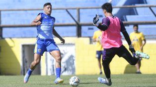 Alejo Veliz fue titular en el amistoso de Central ante Sarmiento.