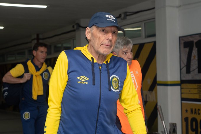 Miguel Russo cumple ante Huracán 300 partidos como DT de Central.