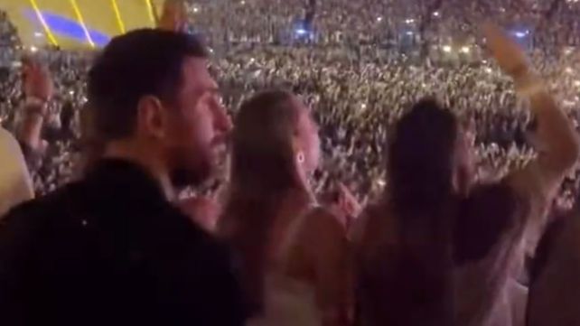 Lionel Messi fue visto en el recital de la banda británica.