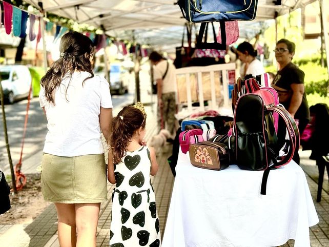 La singularidad de esta feria «Vuelta a clases» es la posibilidad de encontrar artículos de elaboración local