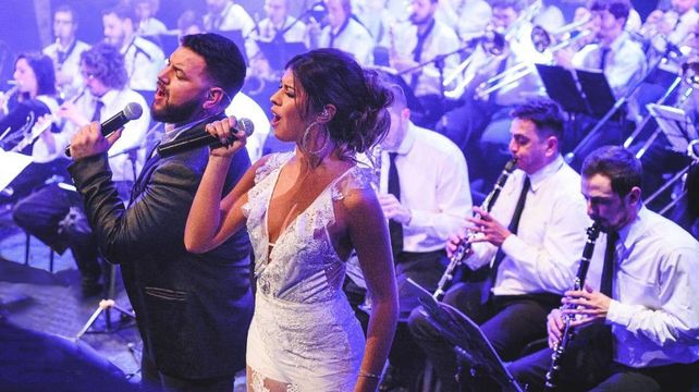 Amapola lleva 7 años de trayectoria reversionando hits del pop y el rock en versión de cumbia romántica