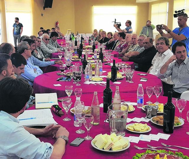 Todos los sectores. Encuentro en el sindicato aceitero de Timbúes.