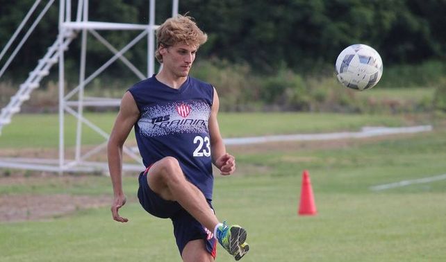 Tener un mediocampista netamente de marca y recuperación es clave para este sistema de juego.&nbsp;