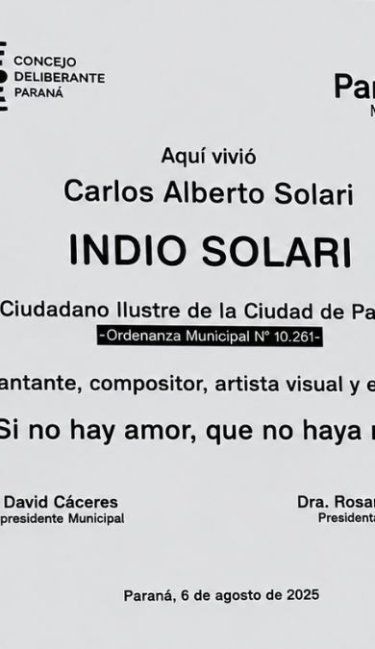 Paraná homenajeó al Indio Solari en el edificio del Correo Argentino
