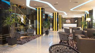 El lobby. El ingreso al hotel de Dorrego 450.