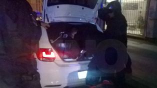 Detuvieron a un joven que iba armado y con droga por la Recoleta santafesina