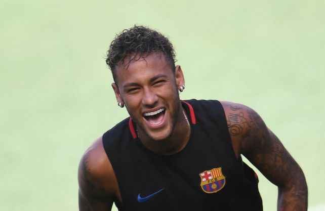 Neymar anunció a sus compañeros que se va y Barcelona exige pago de cláusula millonaria