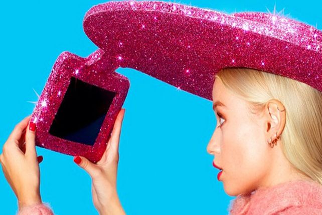 Crearon sombrero para hacer selfies