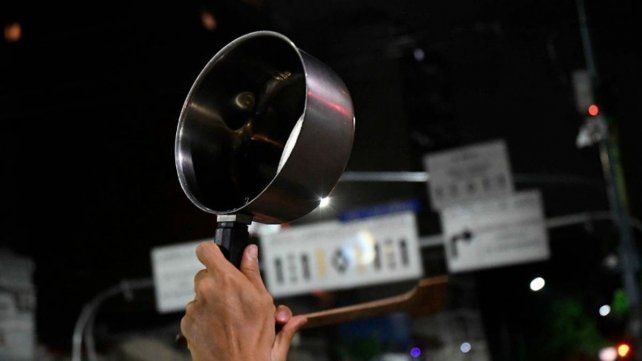 Cacerolazos en todo el país por el anuncio de Milei
