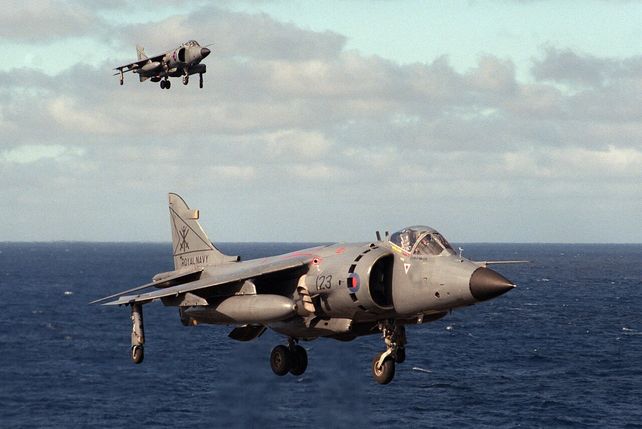 La Fuerza Aérea Británica (RAF) se mantiene en alerta máxima.
