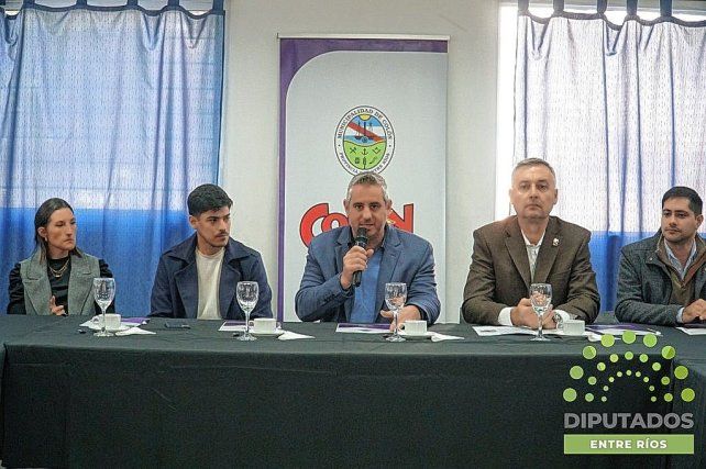 Con el apoyo de Diputados