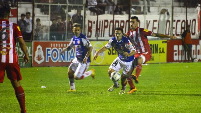 Sebastián Caballero formaría parte del mediocampo de Atlético Paraná esta noche. &nbsp;