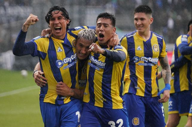 Enzo Giménez se mostró feliz por su continuidad en Central y tiene expectativas de ser titular en el equipo de Jorge Almirón.&nbsp;