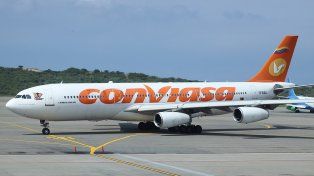 La aerolínea estatal venezolana suspendió los vuelos a Argentina por falta de combustible