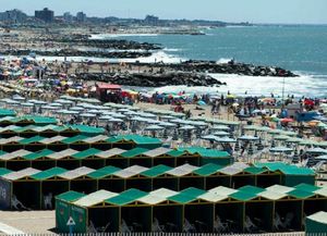 Alquileres de carpas en Mar del Plata suben a $700 mil toda la temporada