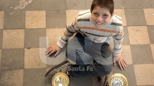 Llegó por curiosidad y hoy es un apasionado del ajedrez