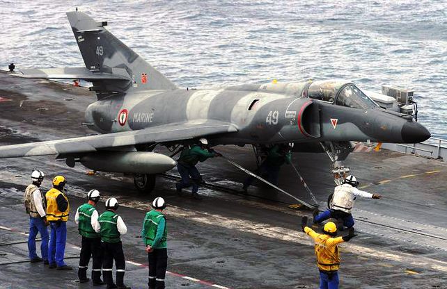 Cinco Super Etendard llegarán el mes próximo